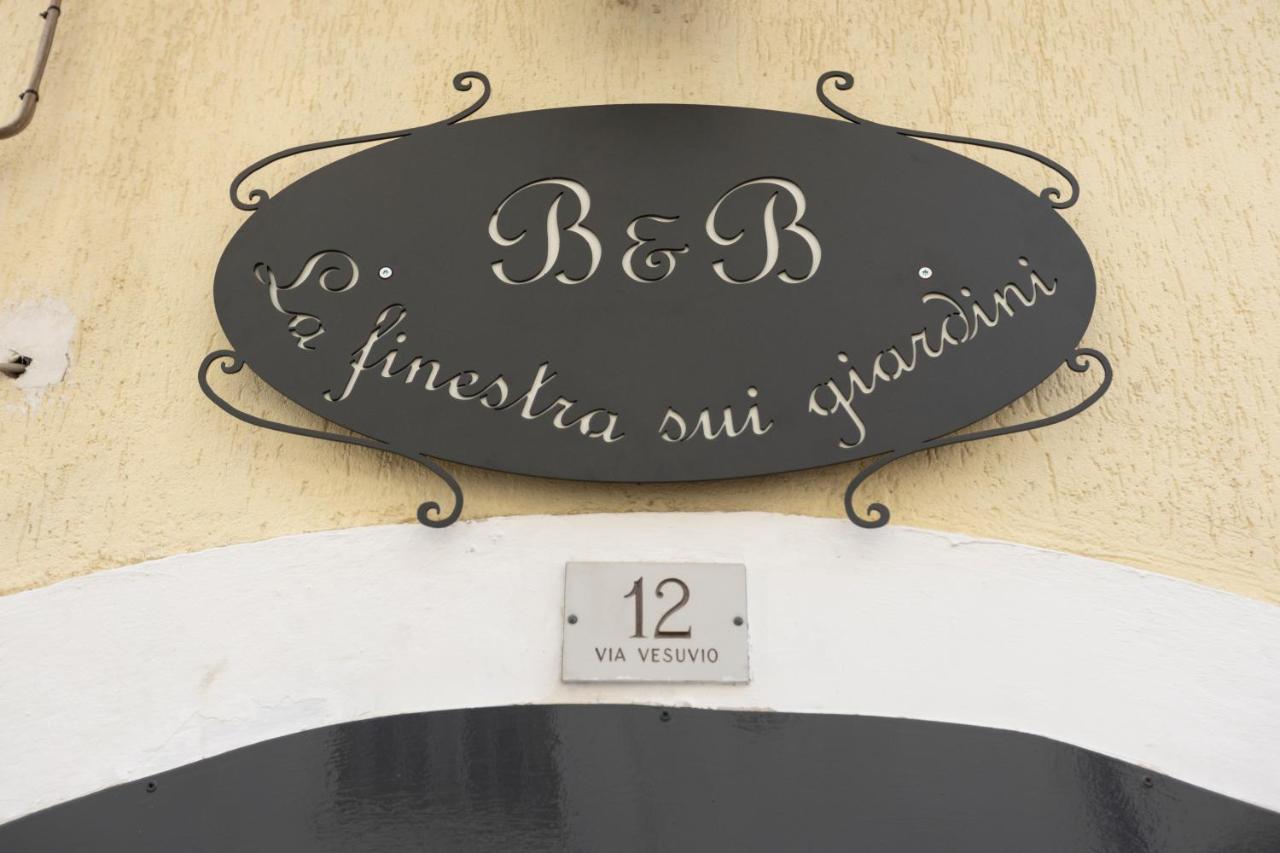 B&B La Finestra Sui Giardini ซานเตราโม อิน คอลเล ภายนอก รูปภาพ
